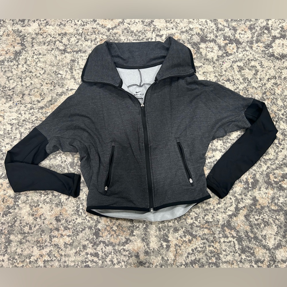 Women’s Nike Dri-fit zip up with spandex sleeves